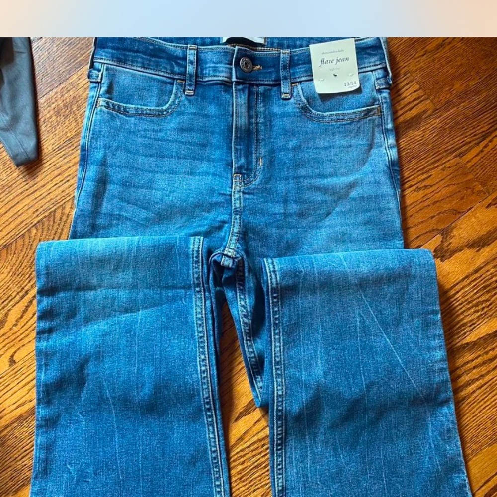 Abercrombie Kids High Rise Flare Jeans in Blue